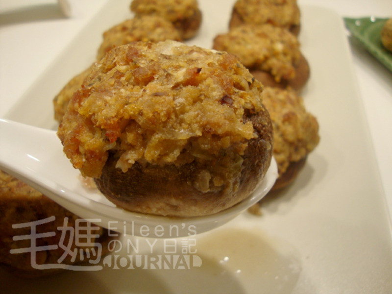 hĢ Stuffed Mushrooms