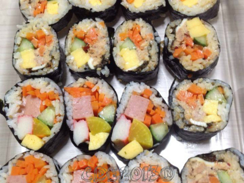 CDE ʽ㷹?? ??Chamchi Kimbap